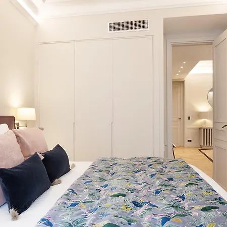 Apartment Pick A Flat's In Saint-germain, Bon Marche - Rue De Babylone Paris